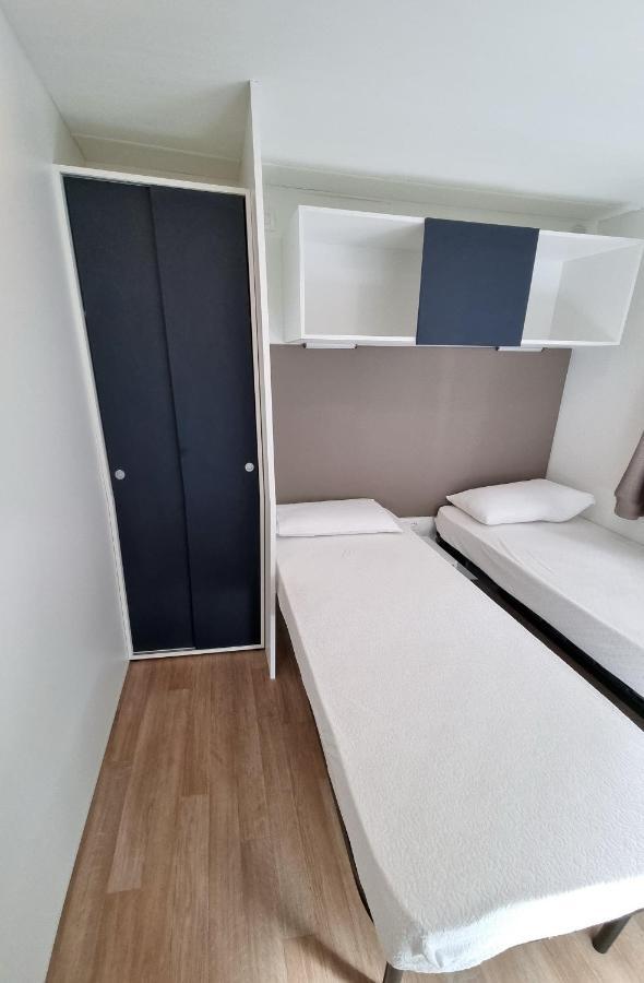Camping La Rocca Манерба дел Гарда Екстериор снимка
