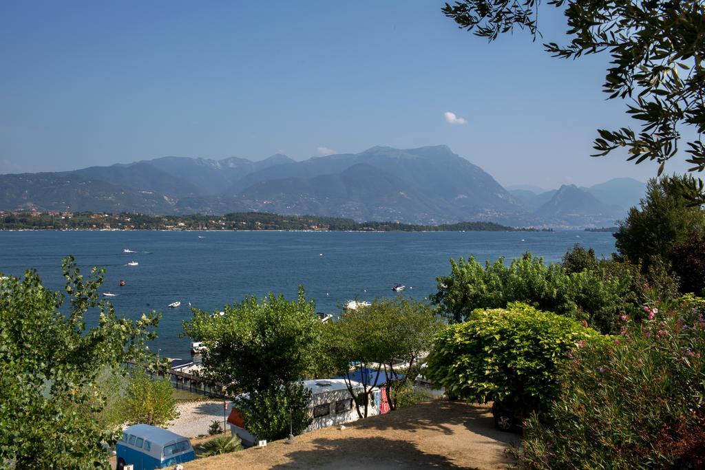 Camping La Rocca Манерба дел Гарда Екстериор снимка